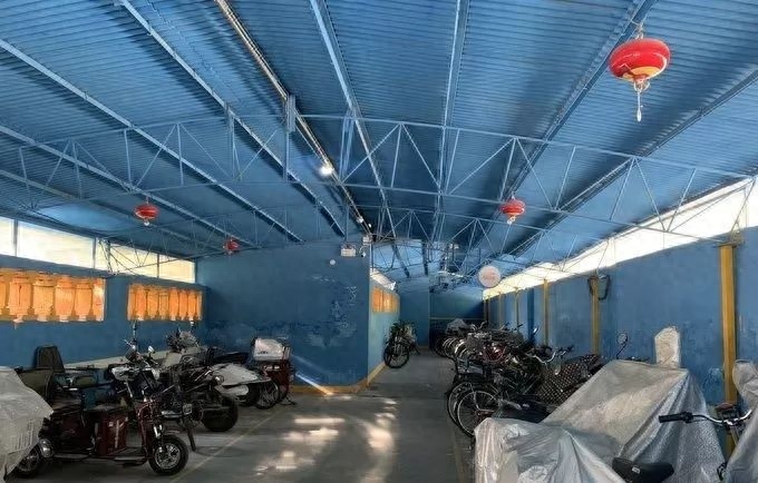 钢构车棚施工方案_钢结构车棚施工流程_钢结构自行车棚施工图