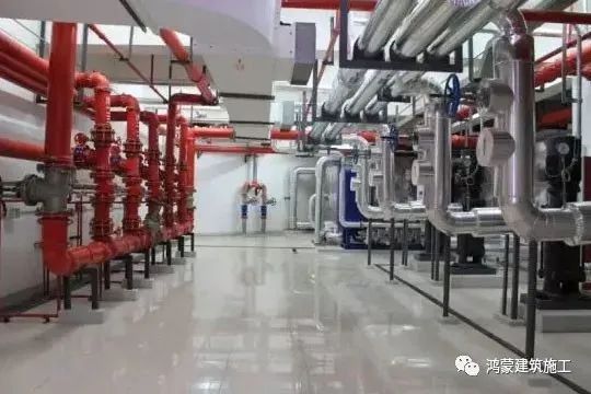 锅炉钢架安装程序_锅炉钢结构柱头搭设脚手架照片_锅炉钢架图