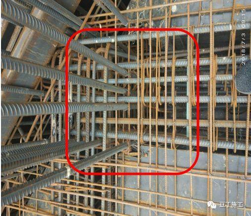 钢梁节点怎么算_钢结构主梁次梁刚接_钢结构主梁与次梁节点