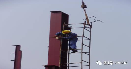 钢结构楼梯安装施工工艺_钢结构楼梯安装施工方案_钢结构楼梯安装安全技术交底